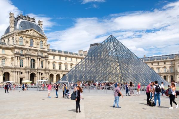 Sortir a PARIS(Paris). VISITE-ENQUÊTE AUTOUR DU MUSÉE DU LOUVRE.