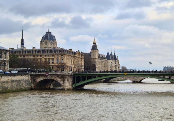 Sortir à PARIS(Paris). PARIS.