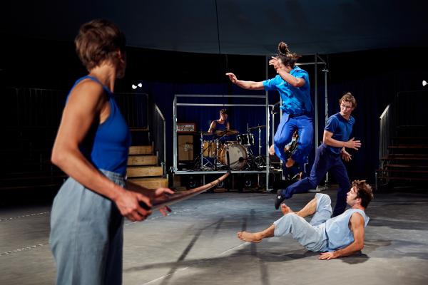 sortie à TREMBLAY EN FRANCE, Seine Saint Denis. CIRQUE SOUS CHAPITEAU : DANS L’ESPACE Sortir à TREMBLAY EN FRANCE(Seine Saint Denis). TREMBLAY EN FRANCE.