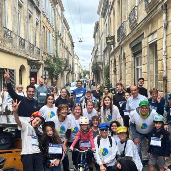 sortie à BORDEAUX, Gironde. TOUT LE MONDE SE LÈVE POUR LES DORMEUSES Sortir à BORDEAUX(Gironde). BORDEAUX.
