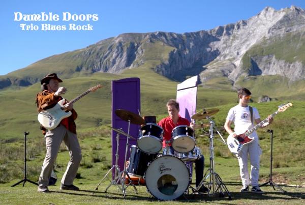 sortie à BORDERES SUR L ECHEZ, Hautes Pyrénées. CONCERT DUMBLE DOORS - SHOWROOM GALLERY CEMA Sortir à BORDERES SUR L ECHEZ(Hautes Pyrénées). BORDERES SUR L ECHEZ.