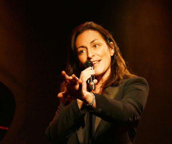 sortie à ST GELY DU FESC, Hérault. JULIETTE GRÉCO, PAR CLAIRE ELZIÈRE. Sortir à ST GELY DU FESC(Hérault). ST GELY DU FESC.