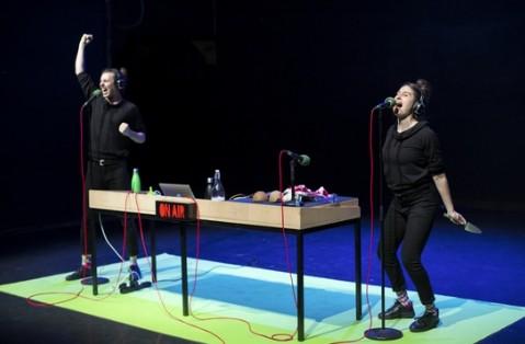 sortie à LES CLAYES SOUS BOIS, Yvelines. À L'ENVERS, À L'ENDROIT - MURIEL IMBACH Sortir à LES CLAYES SOUS BOIS(Yvelines). LES CLAYES SOUS BOIS.