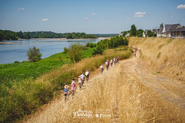 sortie à SAUMUR, Maine et Loire. ANJOU VÉLO VINTAGE Sortir à SAUMUR(Maine et Loire). SAUMUR.