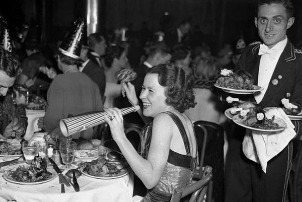 sortie à PARIS, Paris. RÉVEILLON DE LA SAINT-SYLVESTRE Sortir à PARIS(Paris). PARIS.