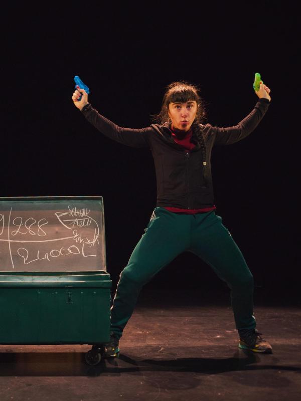 sortie à VIC LE COMTE, Puy de Dôme. FÉROCE - COMPAGNIE UN CHÂTEAU EN ESPAGNE Sortir à VIC LE COMTE(Puy de Dôme). VIC LE COMTE.