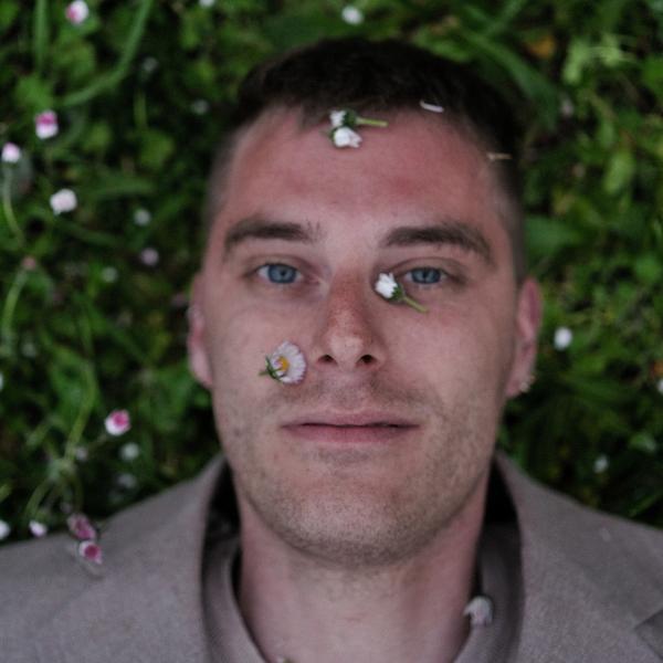 sortie à TALENCE, Gironde. LILA SOBER + ZOE HESELTON Sortir à TALENCE(Gironde). TALENCE.