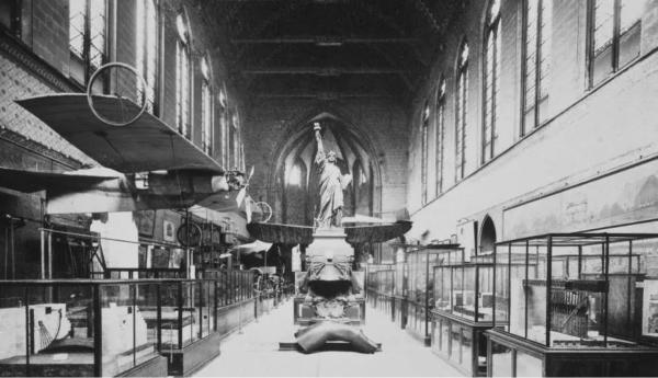 Sortir &agrave; PARIS(Paris). PARIS.