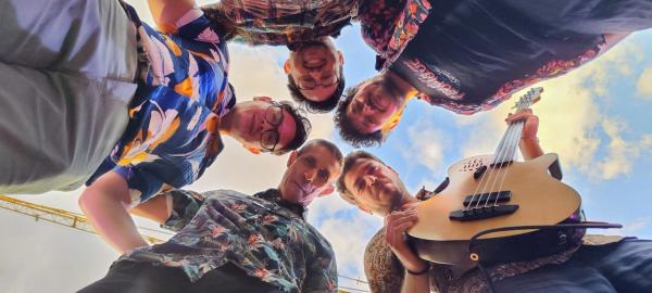 sortie à MARSEILLE, Bouches du Rhône. LA SINGULAR TROPIQUE - CUMBIA / SALSA / MERENGUE Sortir à MARSEILLE(Bouches du Rhône). MARSEILLE.