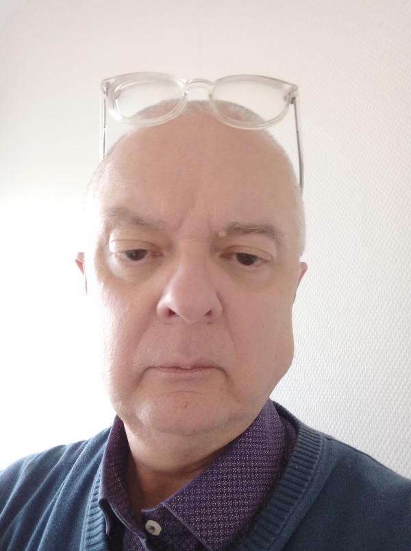 sortie à PARIS 18, Paris. ESCAPADES ET ESTOCADES PAR LE POÈTE ERIC ENDERLIN Sortir à PARIS 18(Paris). PARIS 18.