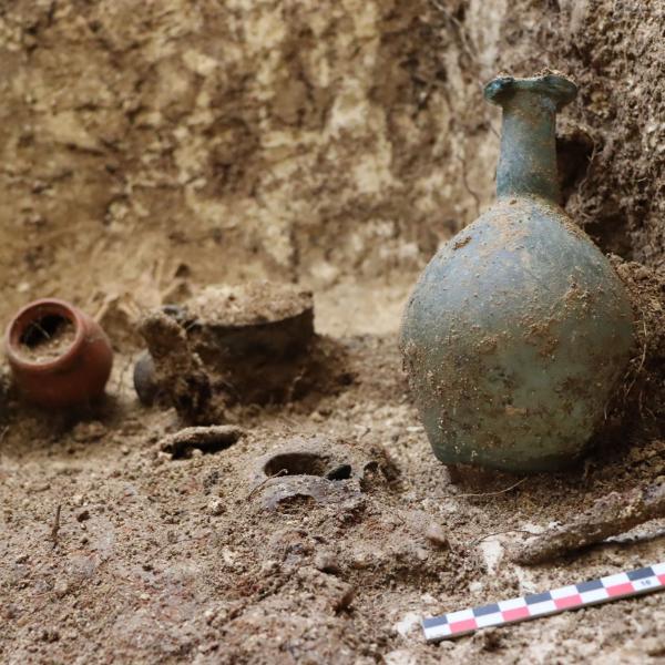 sortie à PONTOISE, Val d'oise. CONFÉRENCE "DE LA FOUILLE AU LABORATOIRE" Sortir à PONTOISE(Val d'oise). PONTOISE.