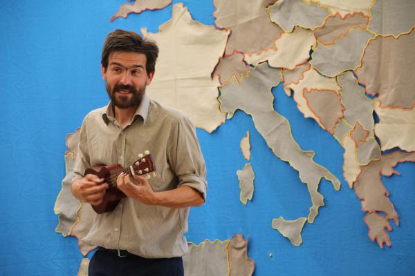 sortie à ST DONAT SUR L HERBASSE, Drôme. NÉ QUELQUE PART PAR L’ ENSEMBLE TOUT CONTRE Sortir à ST DONAT SUR L HERBASSE(Drôme). ST DONAT SUR L HERBASSE.